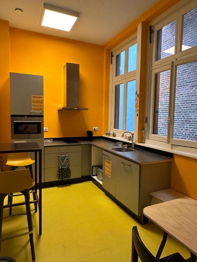 Hostel & Bar De Basis 즈볼레 외부 사진