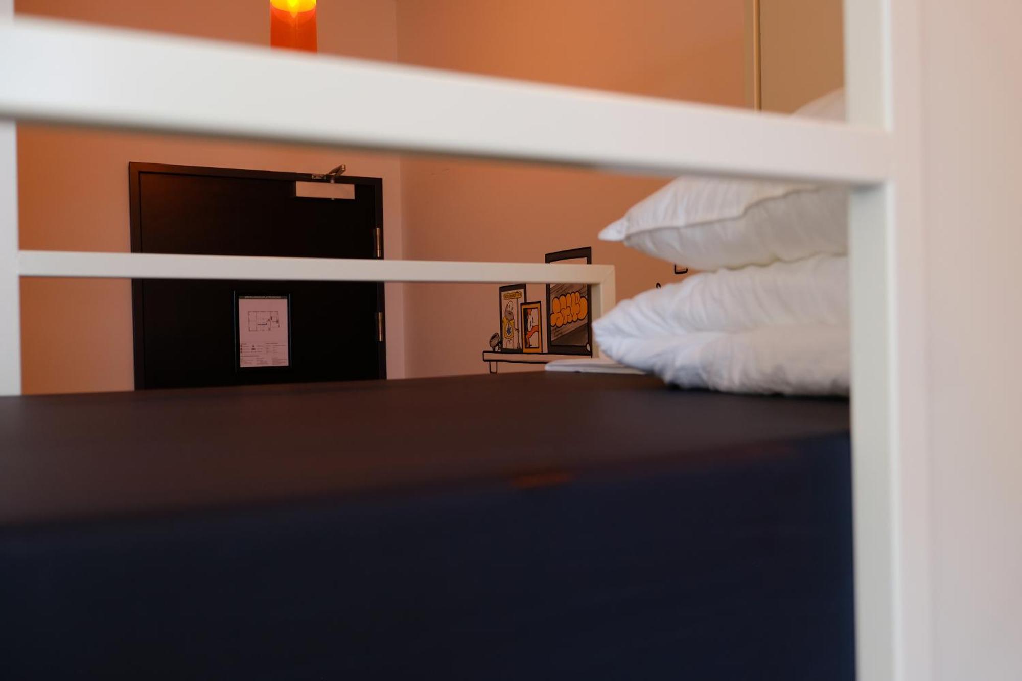Hostel & Bar De Basis 즈볼레 외부 사진