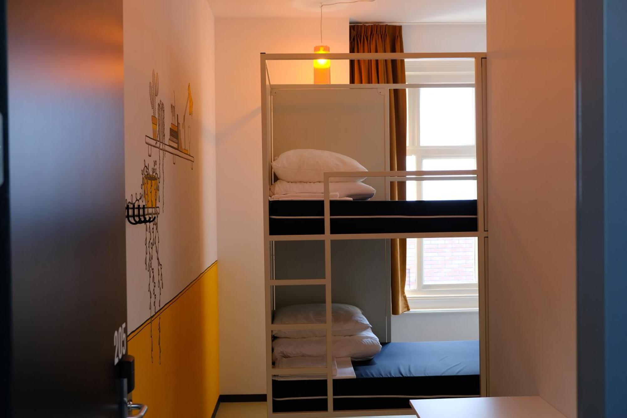 Hostel & Bar De Basis 즈볼레 외부 사진