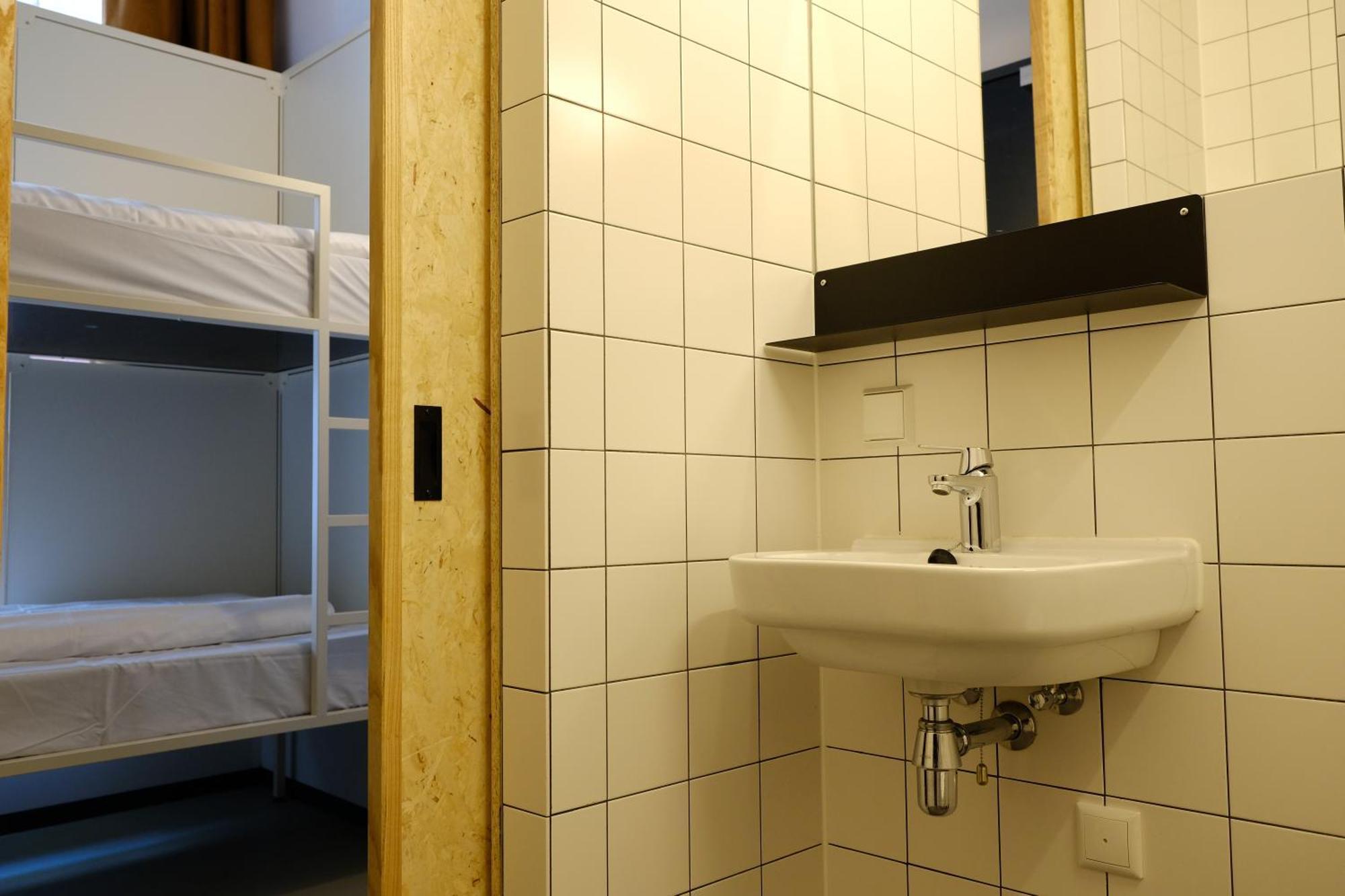 Hostel & Bar De Basis 즈볼레 외부 사진