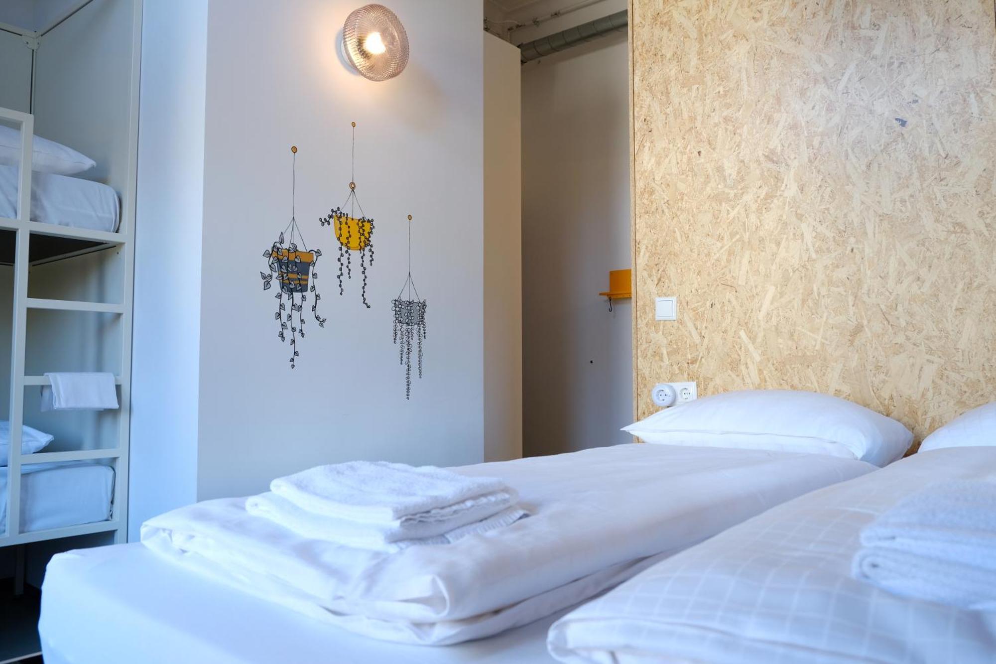 Hostel & Bar De Basis 즈볼레 외부 사진