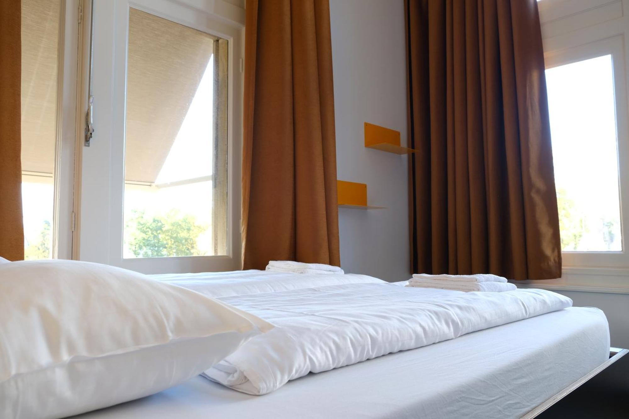 Hostel & Bar De Basis 즈볼레 외부 사진
